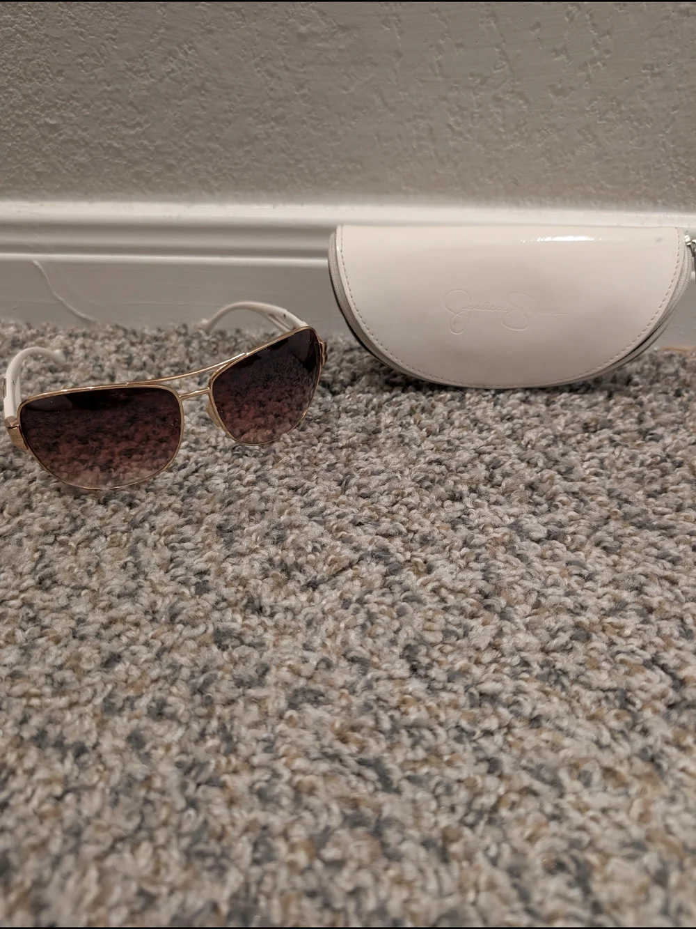 Jessica Simpson White and Gold Aviator Sunglasses with Brown Gradient Lenses